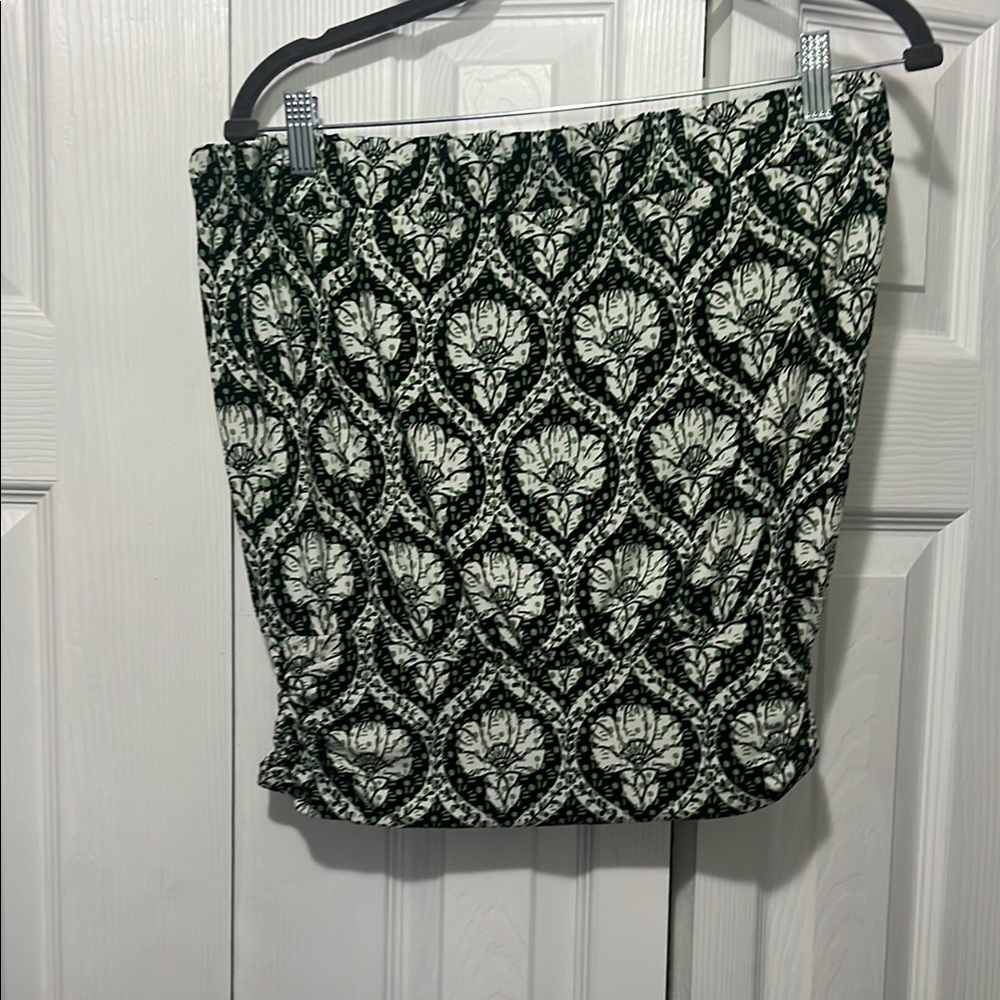 White House Black Market Black and White strapless tube top